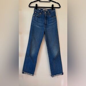 Levi’s | Ribcage Straight | Size 23